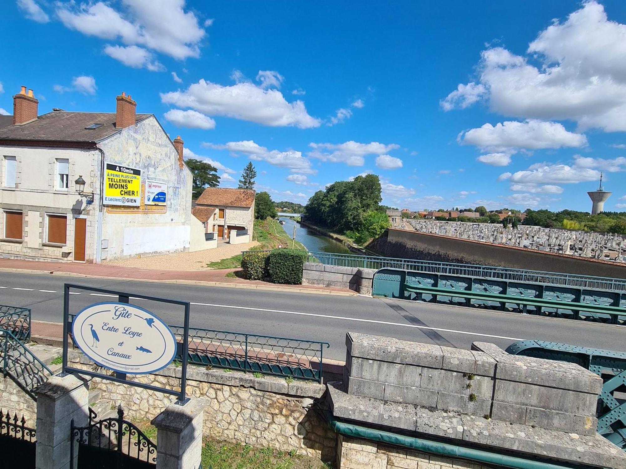 Chambre Pmr Tout Confort Avec Terrasse En Bord De Canal, Animaux Acceptes, Proche Centre-Ville De Briare - Fr-1-590-368 Exteriér fotografie