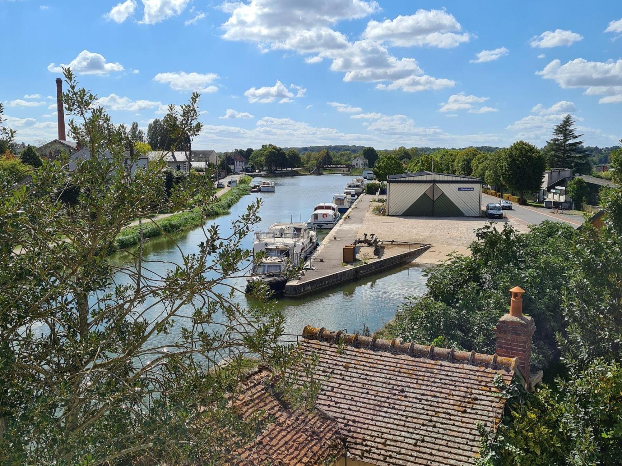 Chambre Pmr Tout Confort Avec Terrasse En Bord De Canal, Animaux Acceptes, Proche Centre-Ville De Briare - Fr-1-590-368 Exteriér fotografie