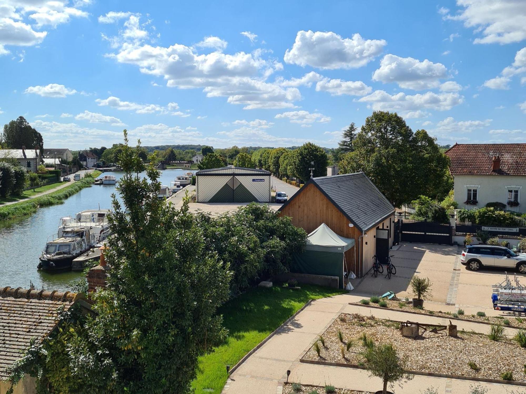 Chambre Pmr Tout Confort Avec Terrasse En Bord De Canal, Animaux Acceptes, Proche Centre-Ville De Briare - Fr-1-590-368 Exteriér fotografie